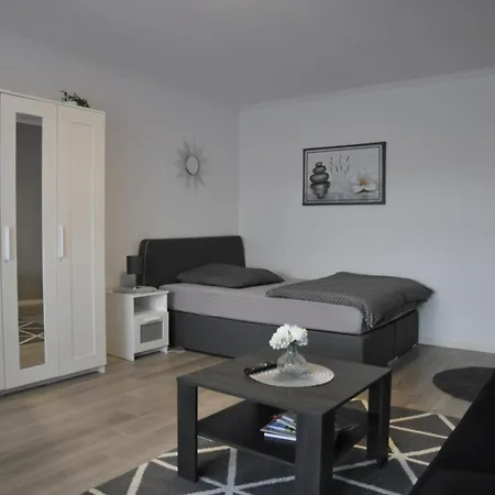 Deluxe Apartment 2 - Ruhe Oase - 1Zkb Balkon Self-Check-In 24H - Parkplatz Bad Nauheim Exterior photo