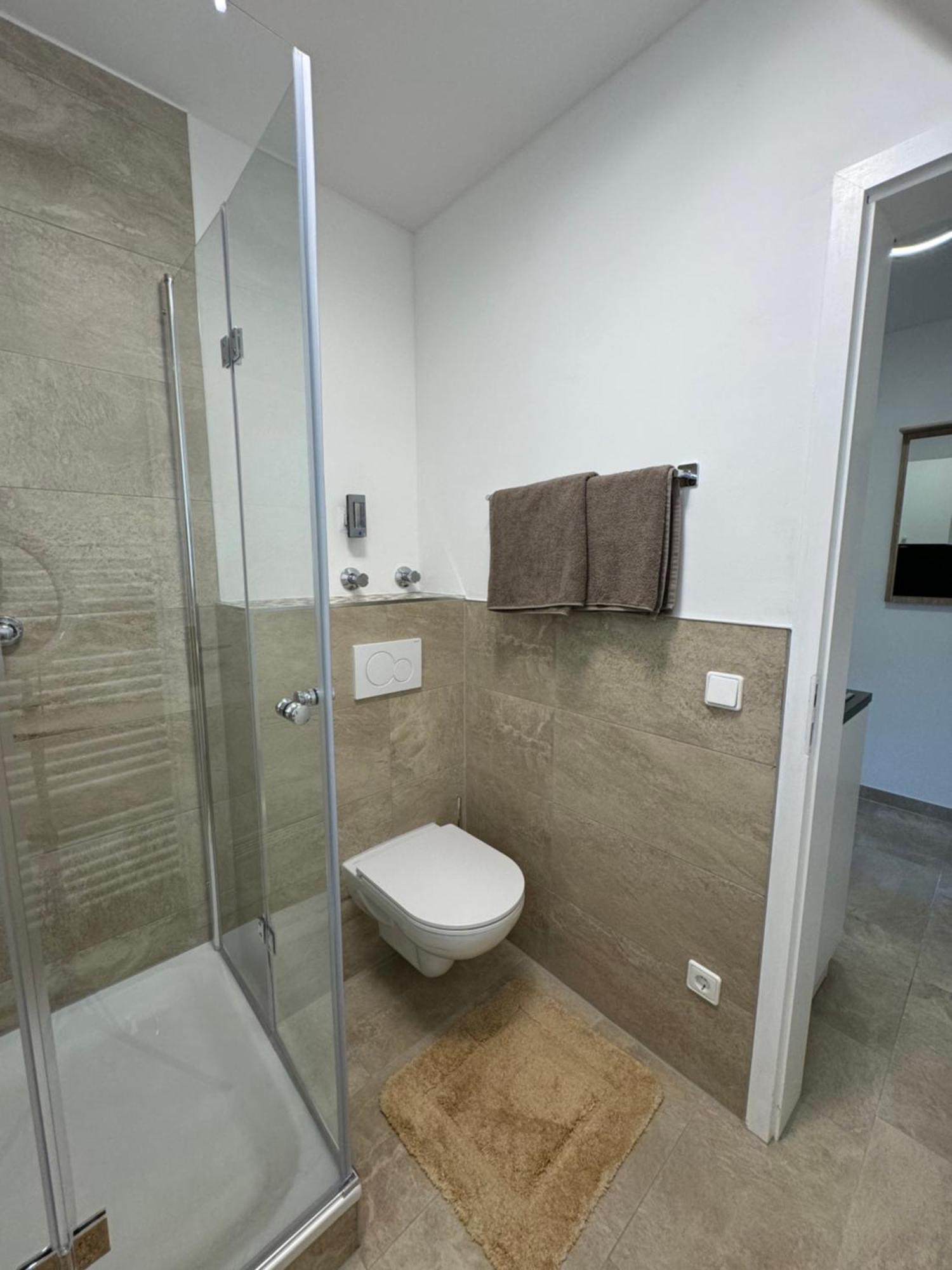 Apartment Deluxe 2 - Ruhe Oase - 1zkb Balkon Self-check-in 24h - Parkplatz